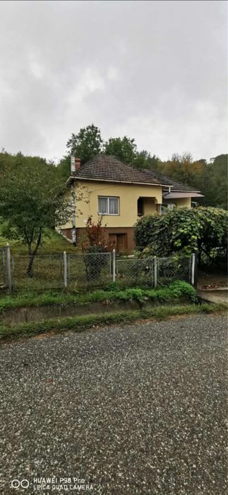 Vand casa la tara in comuna Slatioara jud Valcea langa Horezu