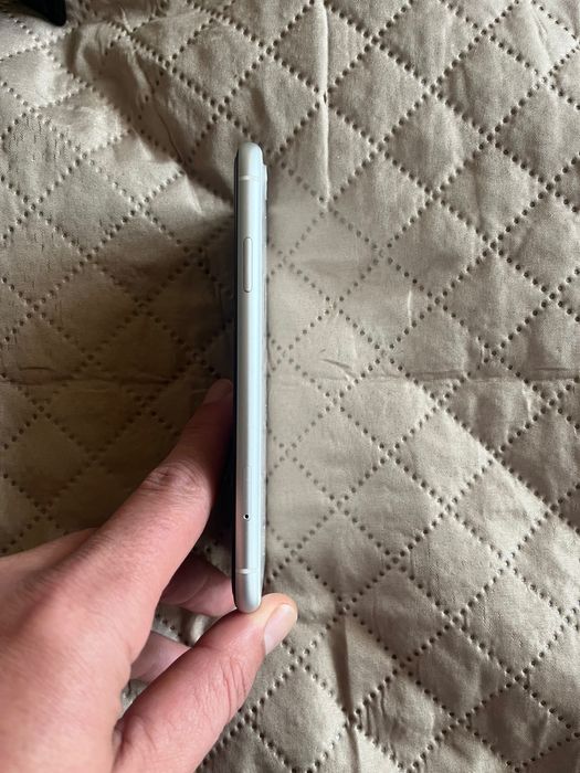 Apple iPhone XR 64GB