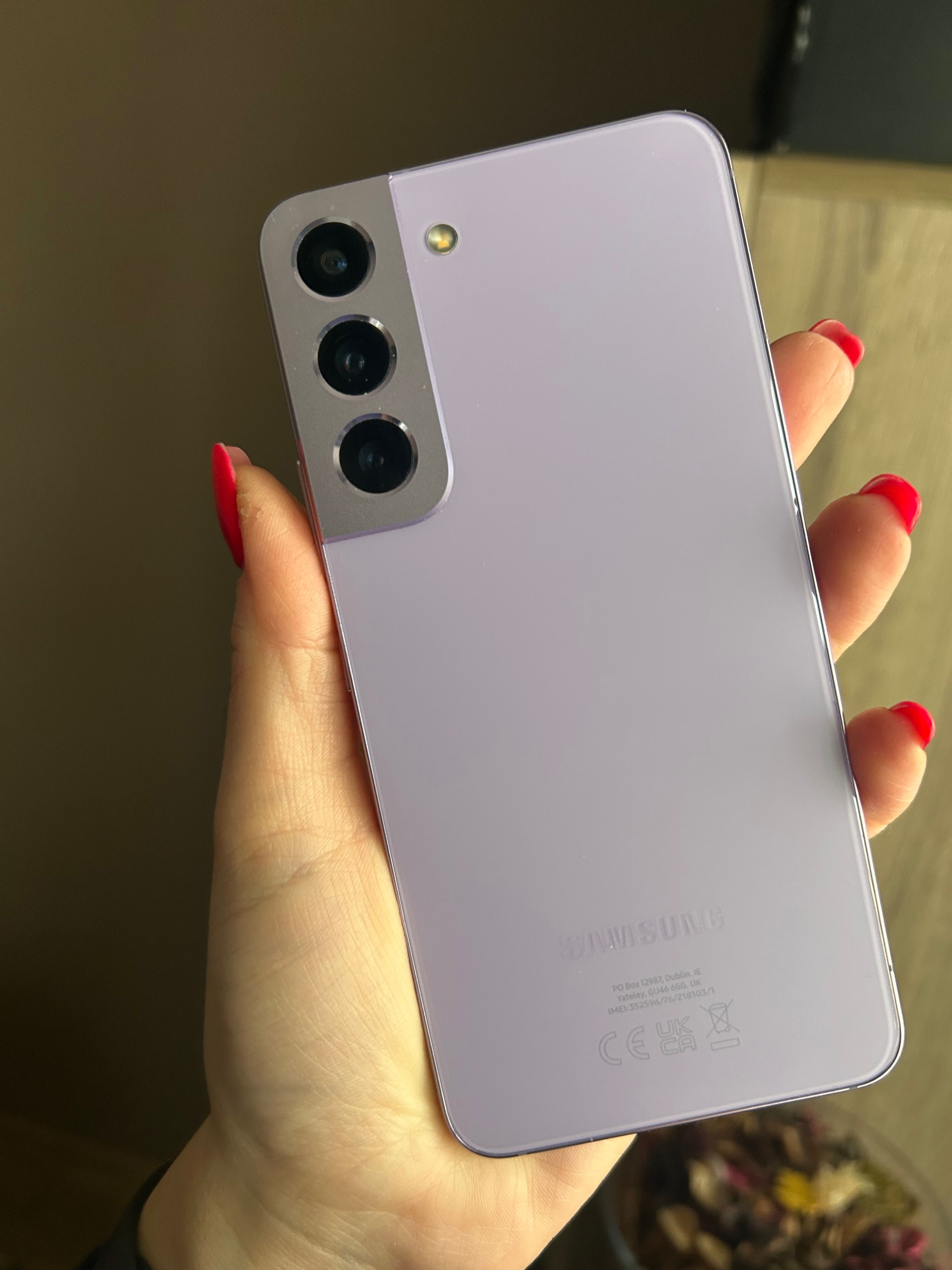 Мобилен телефон Samsung Galaxy S22 Bora Purple, 128 GB, + Часовник