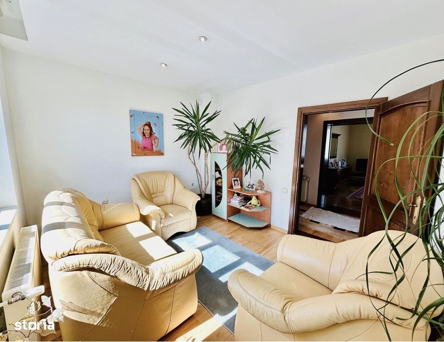 Casa individuala in Lazaret, la cheie,  pivnita, 3 intrari, garaj