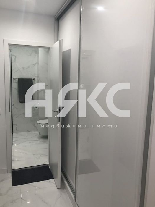 Продава се Двустаен апартамент в София, Младост 2 - 70 кв.м за 5000 €/кв.м - Снимка #8