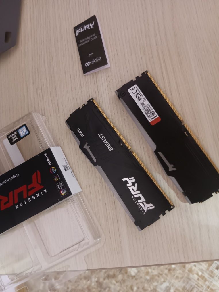продам оперативную память Kingston ddr5 6000mhz cl30 16 GB