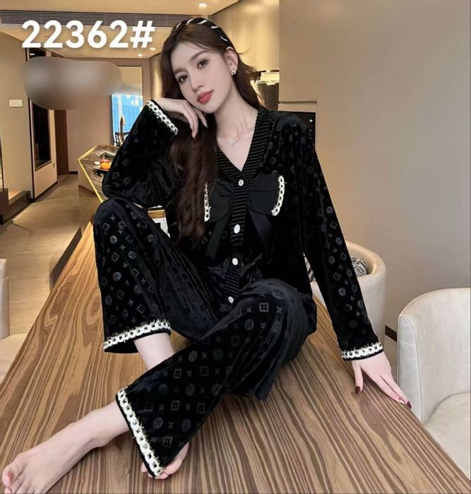 Vilur pijama juda chiroyli