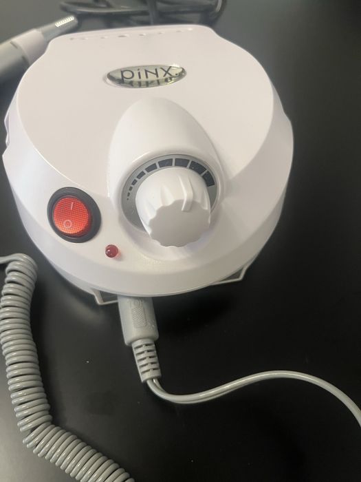 Vand freza de unghii in stare perfecta cu capete diferite