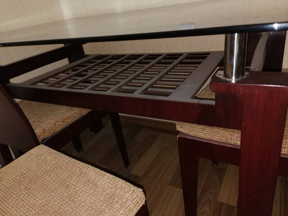 Обеденный стол + 6 стульев