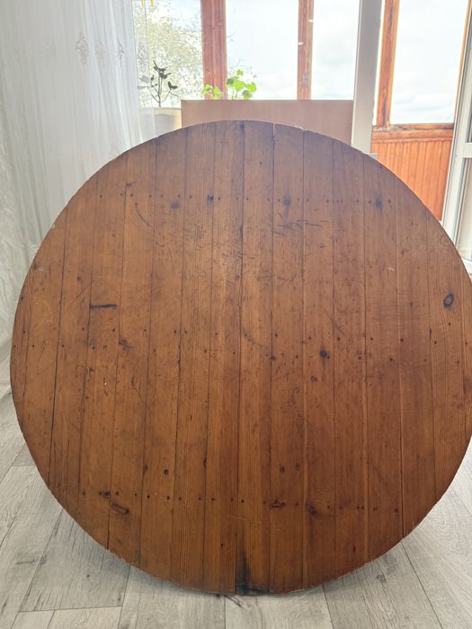 Продам круглый стол