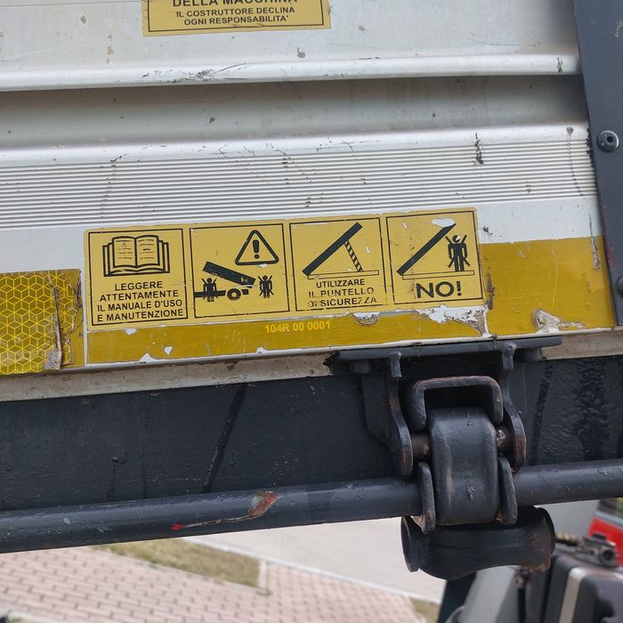 Iveco daily basculabil cu macara