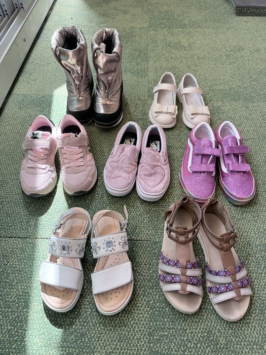 Детски обувки за момиче-комплект.