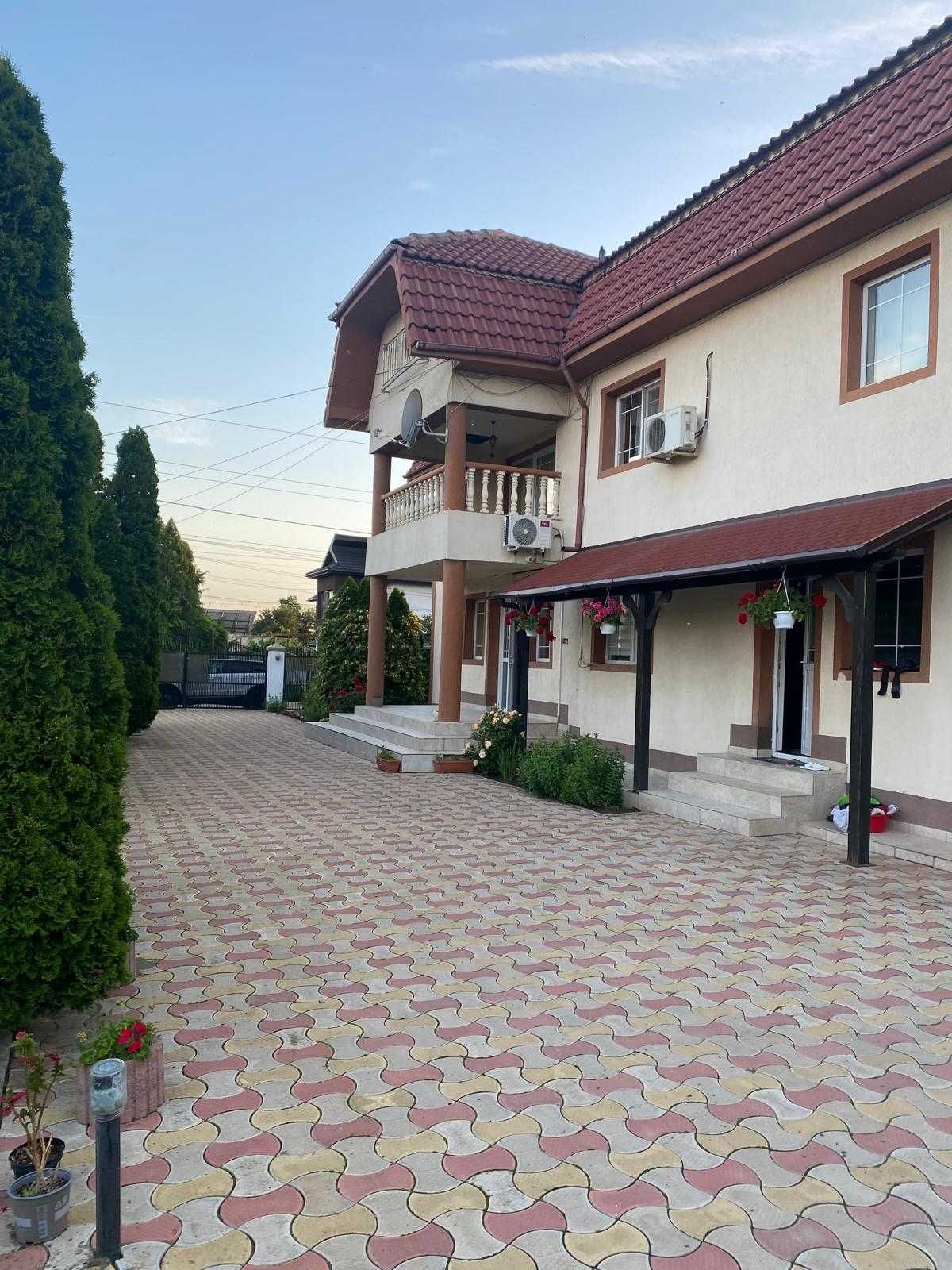 Vila spatioasa disponibila spre vanzare in comuna Maracineni