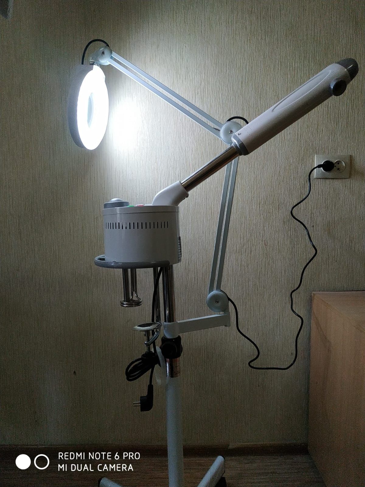 Продается лампа-лупа с вапоризатором