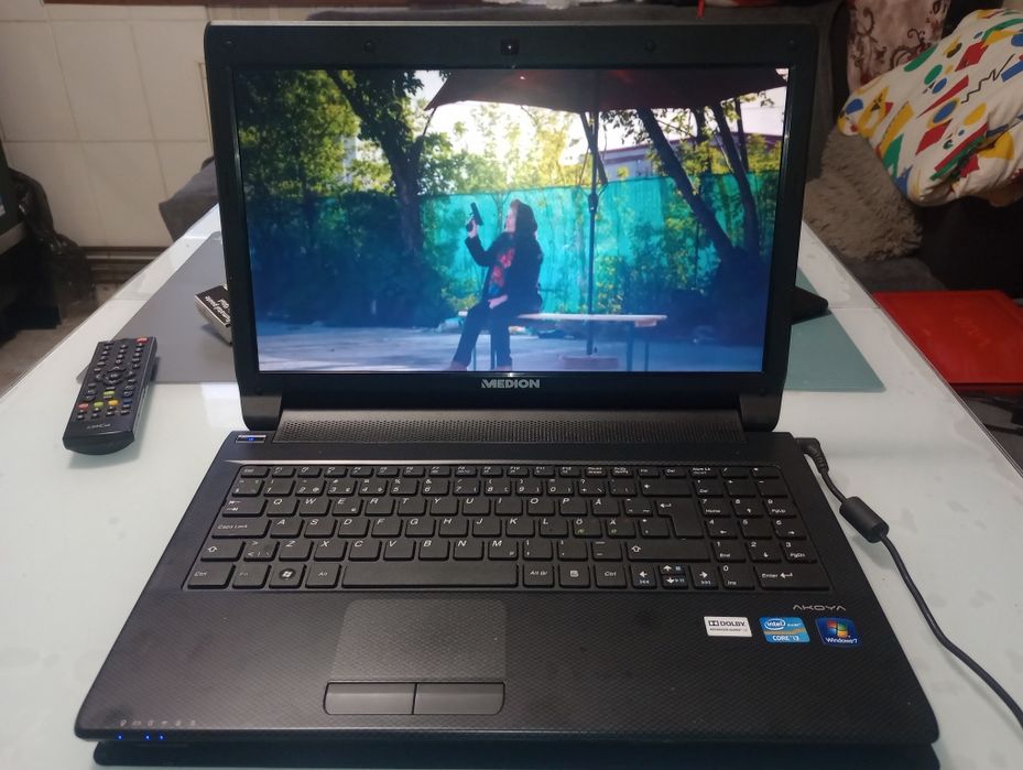 Medion E6227, Intel Core i3, Bluetooth,8 gb ram,500 gb, Office