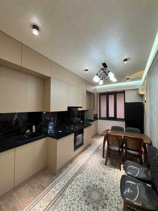 3 xonali xonadon sotiladi