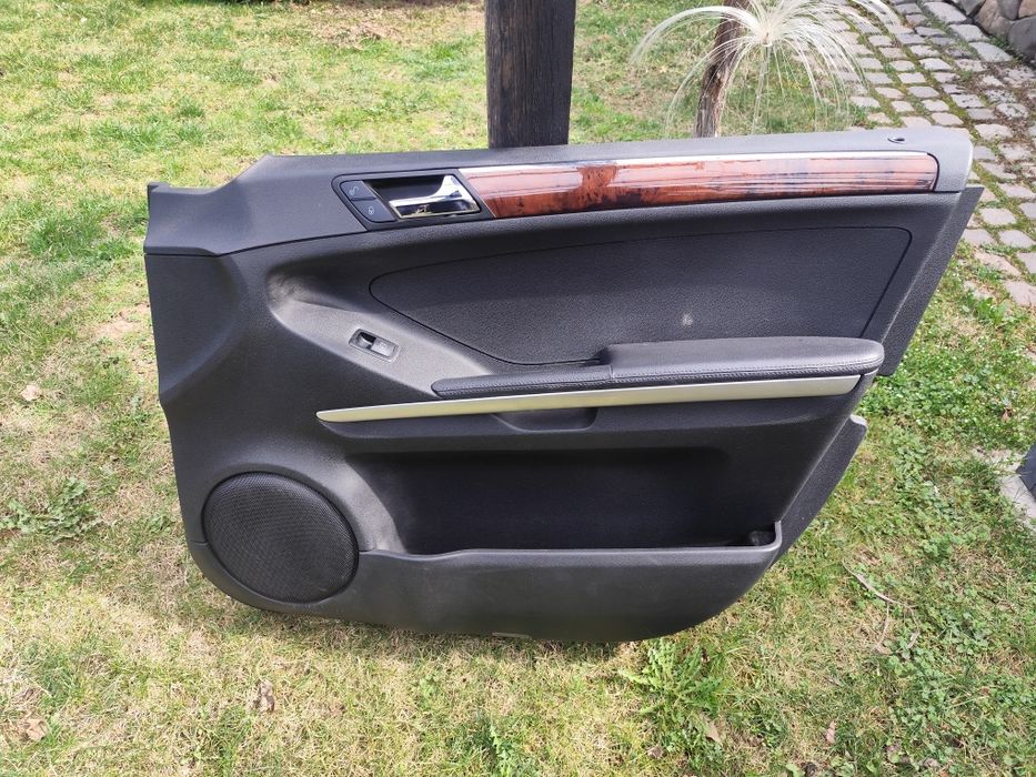 Кори и барчето с пепелника за w164