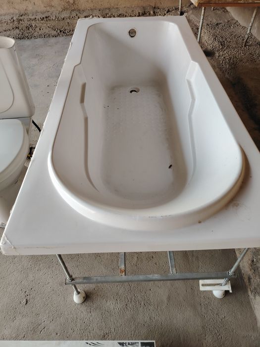 Vanna. Rakovina. Unitaz