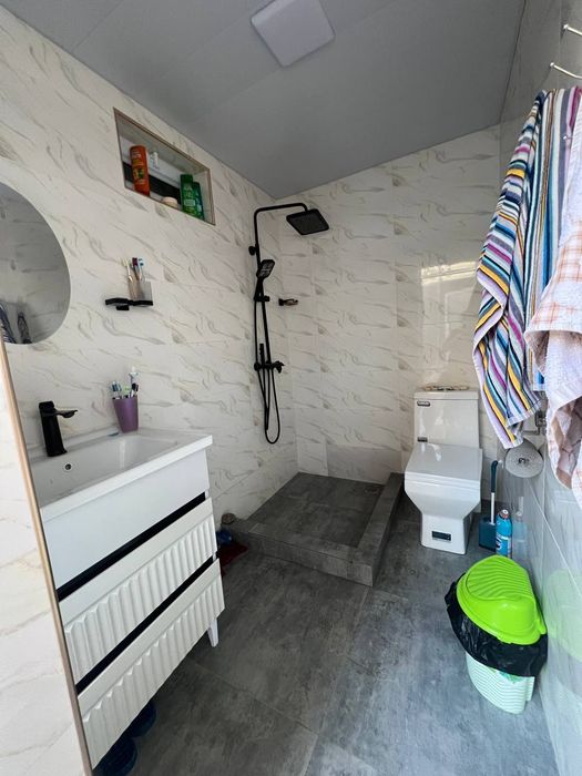 Продам Дом 3 соток  кирпичный карамурт