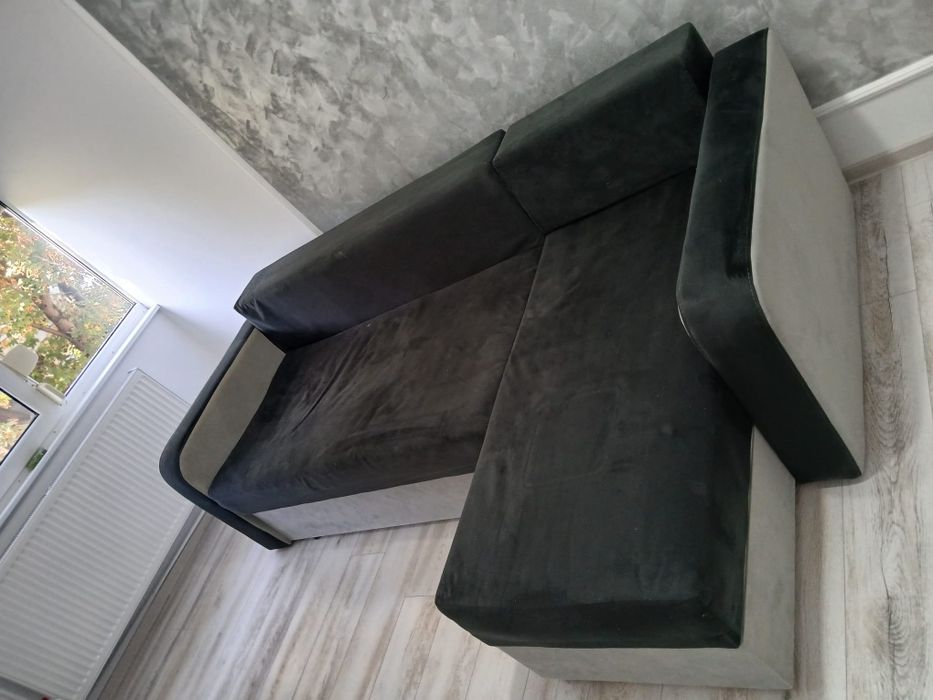 Vând canapea colțar extensibila,  cu spațiu depozitare si 3 perne!