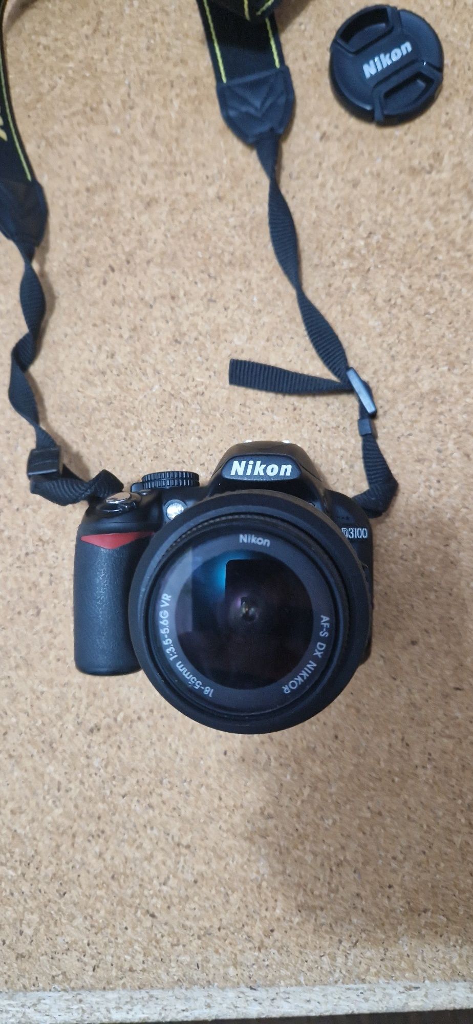 Vând Nikon D3100