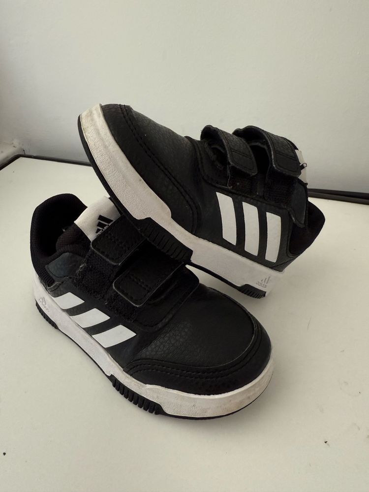Обувки Adidas, Mayoral