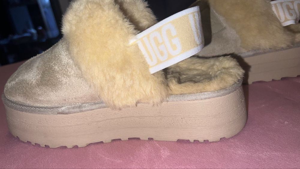 Papuci saboti UGG