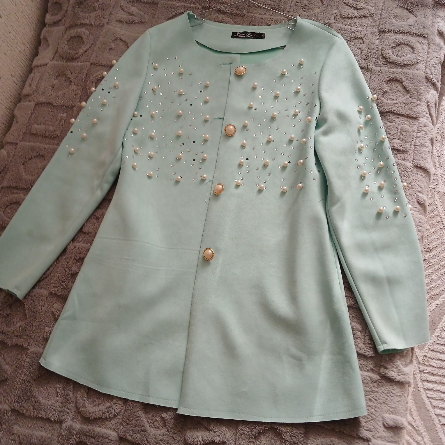 Женские костюмчик