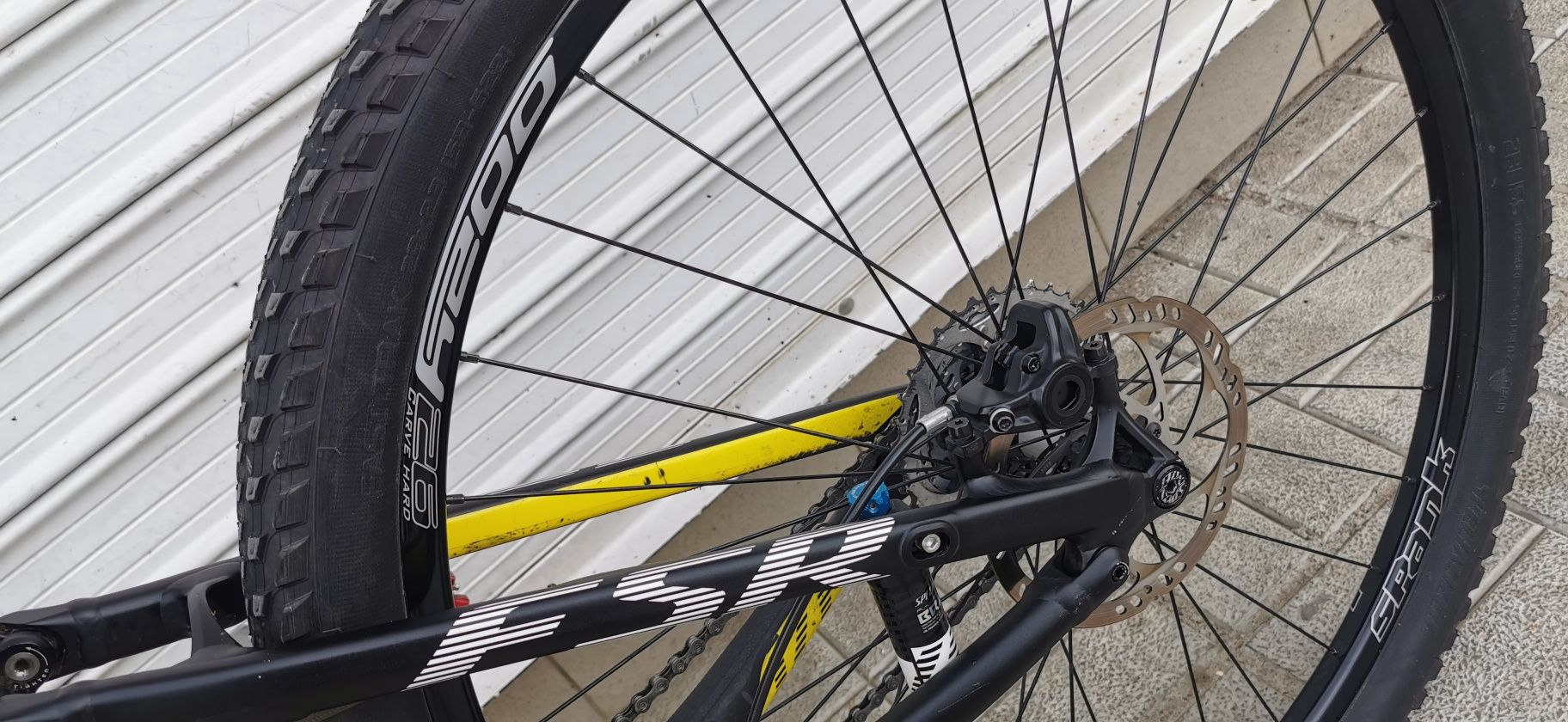 Карбонов велосипед 29 цола Specialized колело