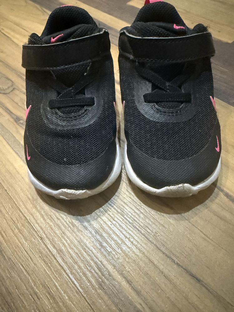 Сандали new balance и маратонки Nike