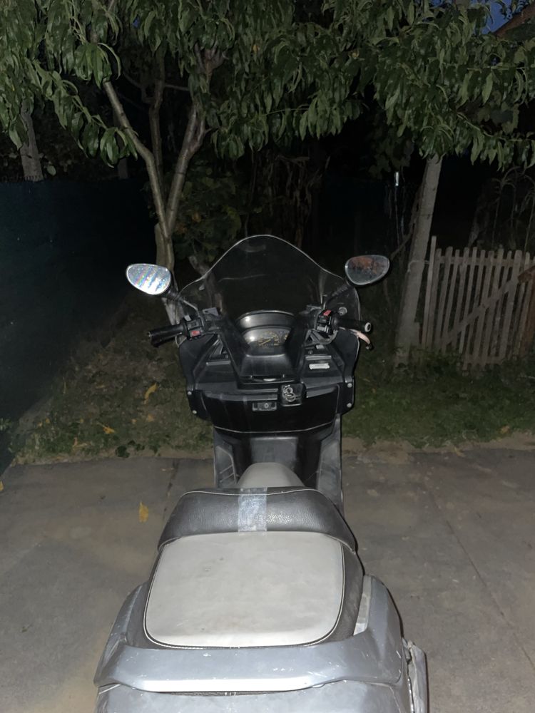 Yamaha majesty 250