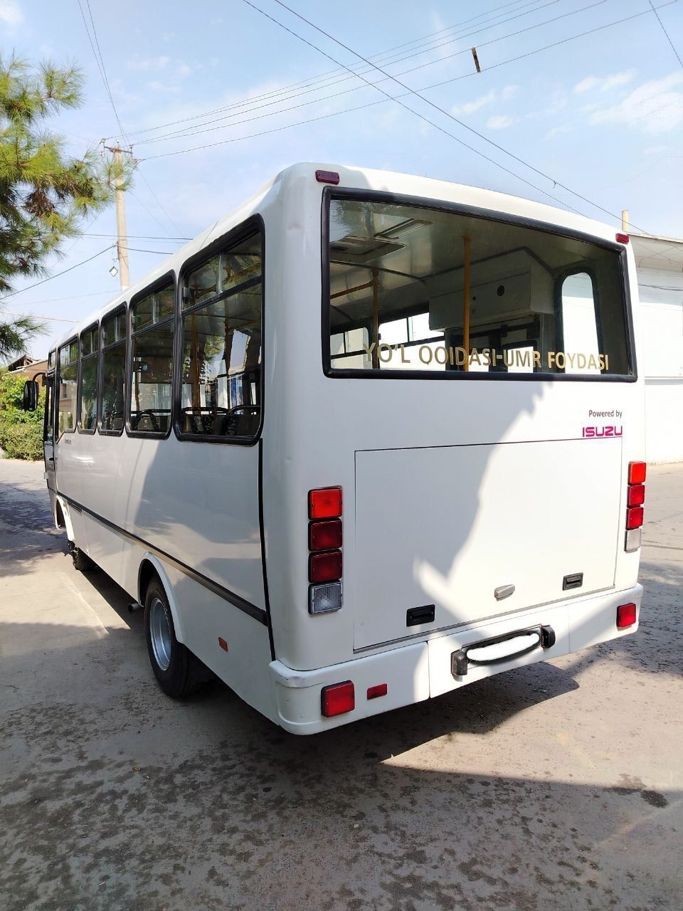 Isuzu Avtobus NP 37