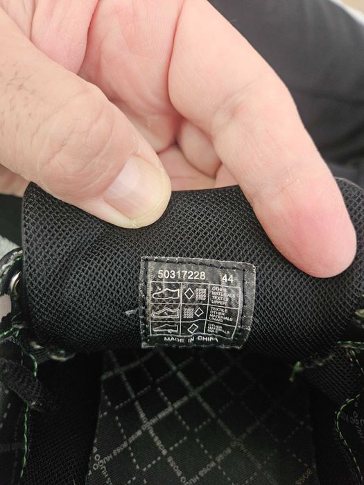 Продавам мъжки сникърси Hugo Boss Space