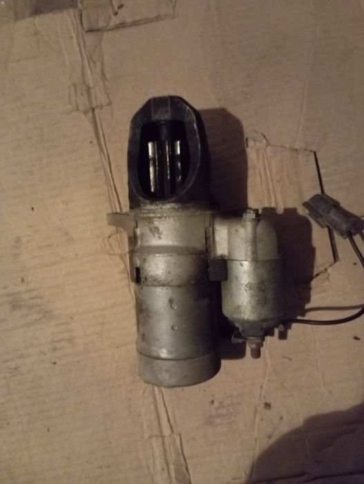 Продам стартер Максима