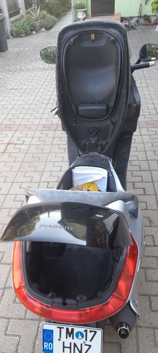 Vând Scuter Piaggio X8 2004