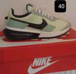 Vând adidași nike