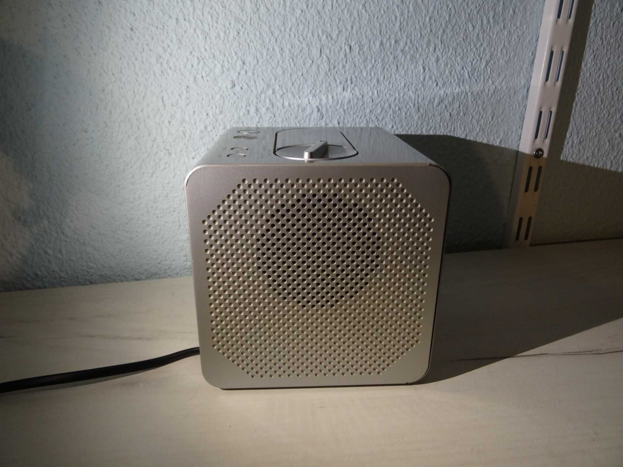 Radio cu ceas Sony Digicube ICF C11W (Japan 1979)