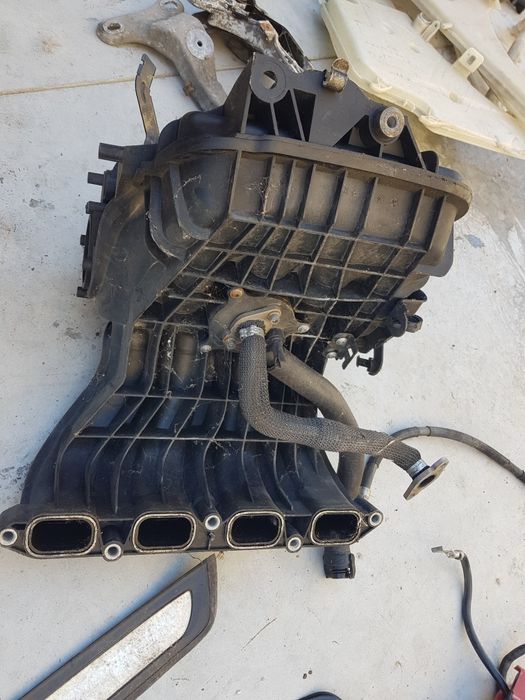 Всмукателен колектор бмв е90 е91 е92 е93 320и