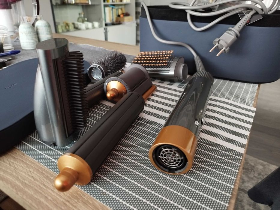 DYSON мултифункционална маша за коса 1300w