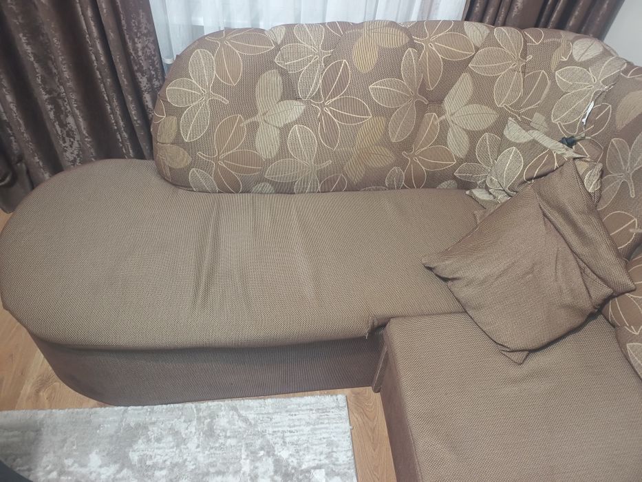 Ъглов диван в  добро състояние