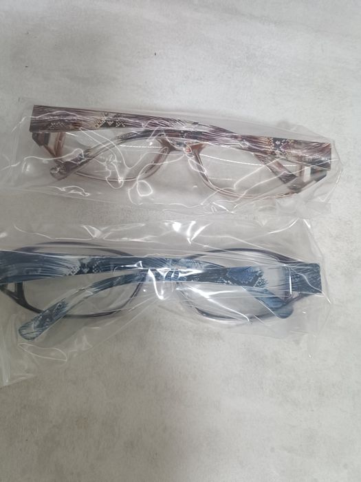 Două perechi Ochelari pentru lectură+2.0 și+3.0