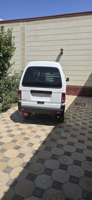 Chevrolet Damas van