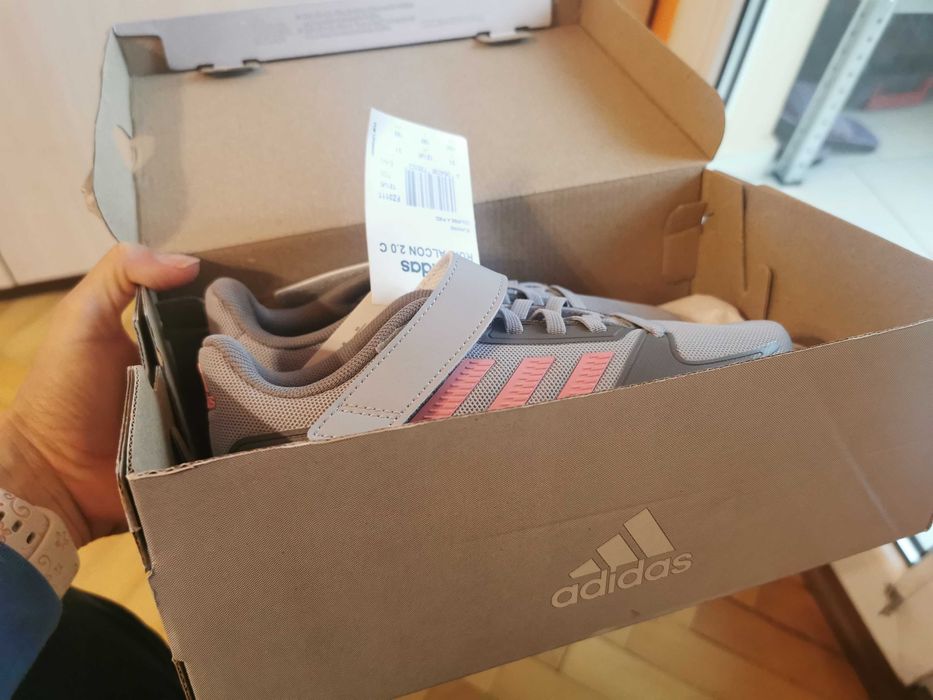 Маратонки Adidas Нови