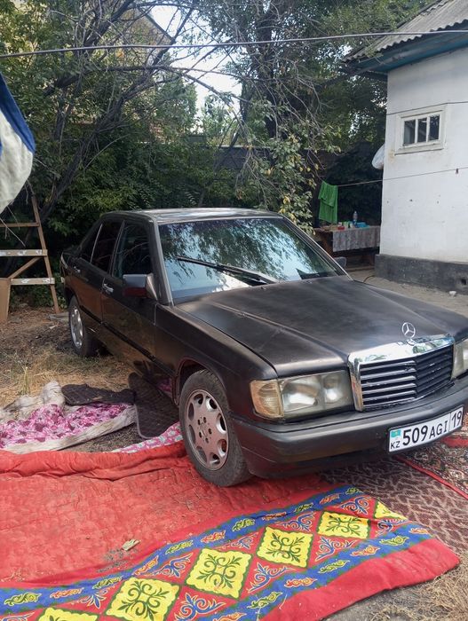 Продам мерс 190 механика