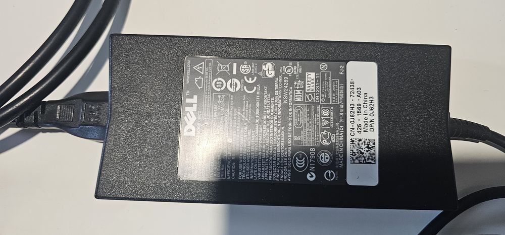 Лаптоп Dell n5010 на части