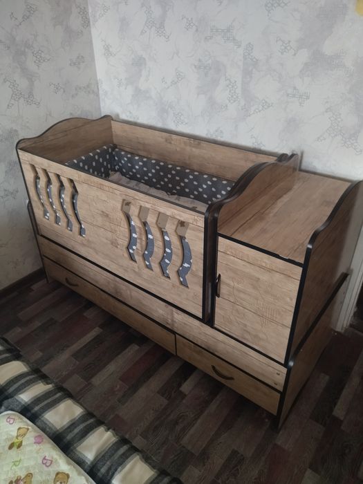 Продается детская кроватка б/у