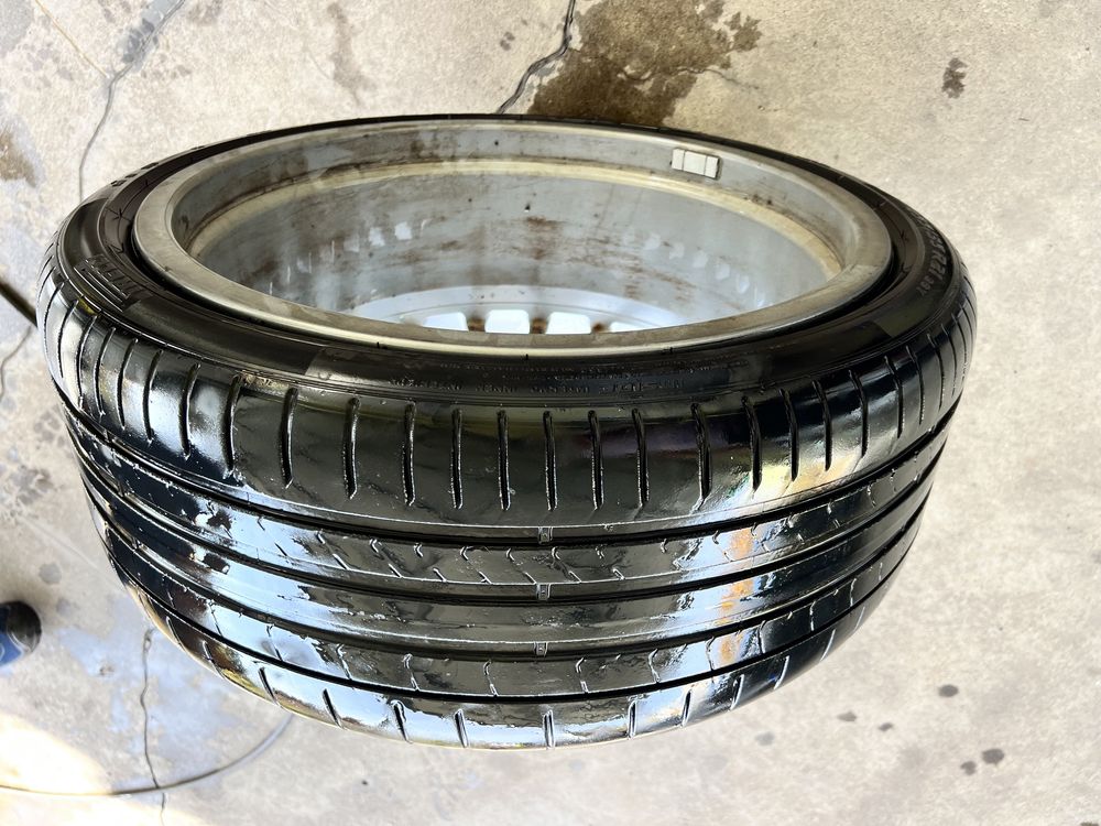 255.35.21" Pirelli P-Zero 2бр.