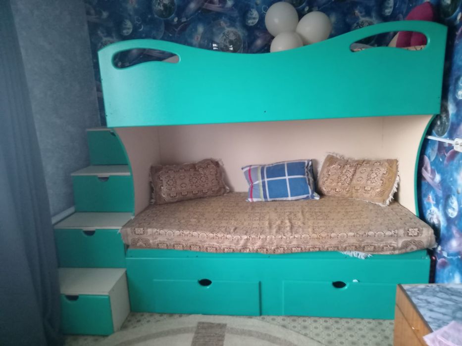Продаю двухэтажную кровать