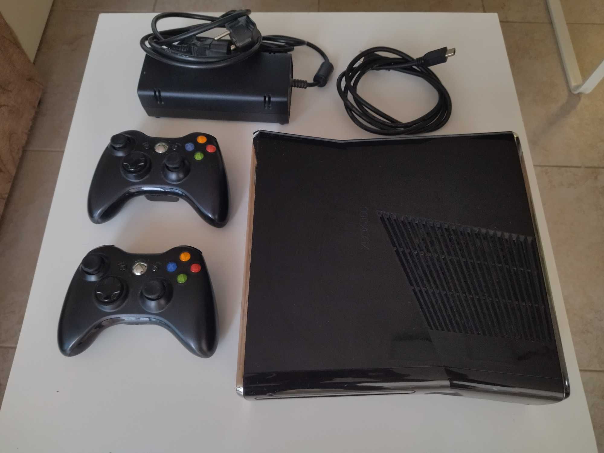 X-BOX 360 RHG 250 GB + controllers