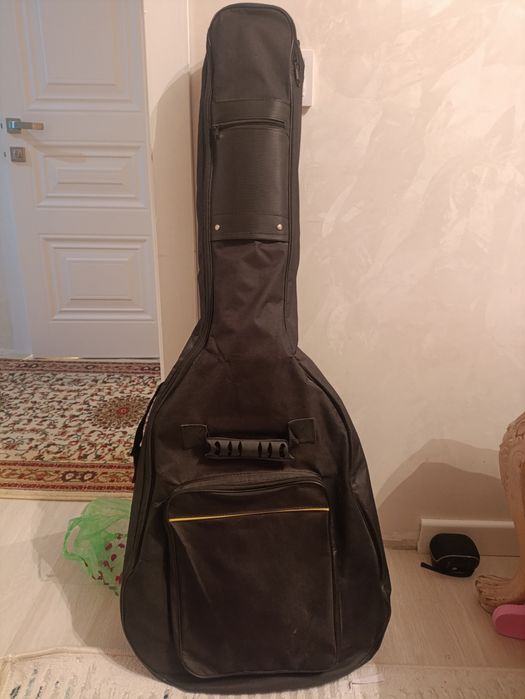 Продам Гитару без струн б/у