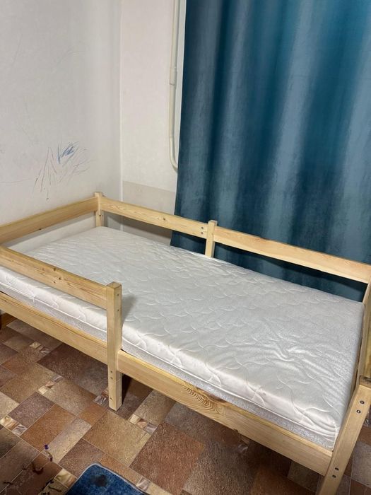 Продам подростковую кровать с матрасом