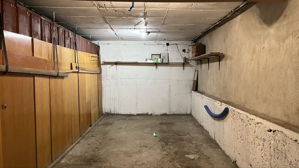 Дава под наем ГАРАЖ 18кв2