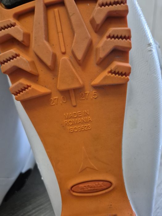 Clăpari Atomic Hawx 120 Ultra XTD ca noi