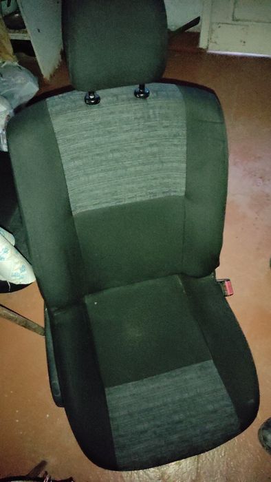 Продам сиденье Рено Duster